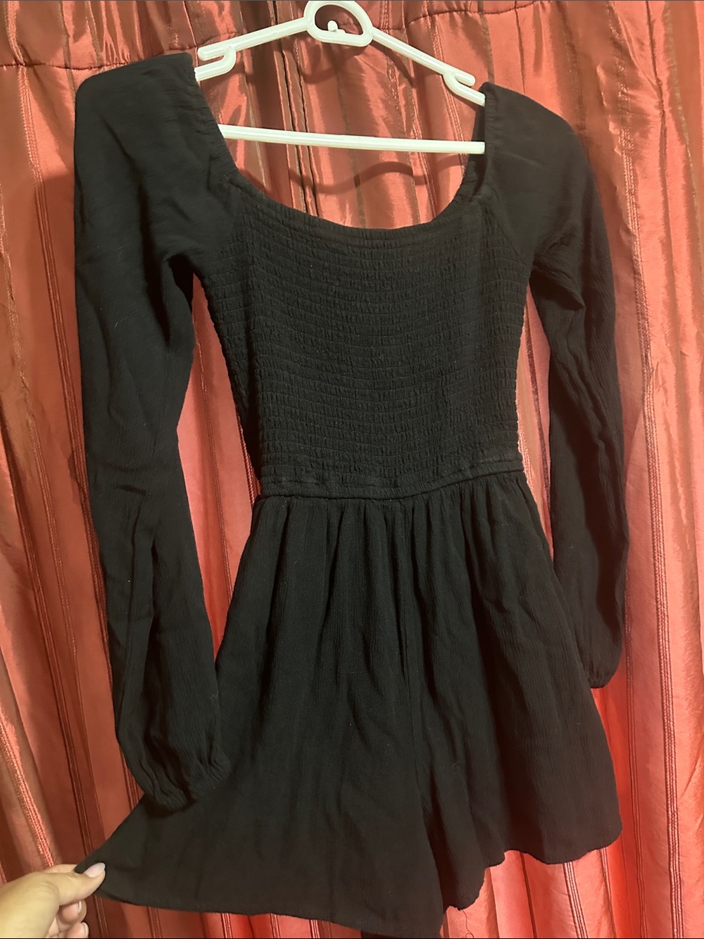 Hollister Sadie smocked bodice puff sleeve cotton poplin romper in black XS - Picture 6 of 6